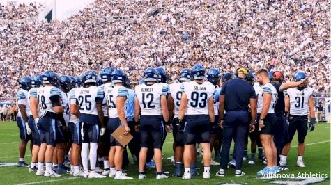 college-football-stadium-crowd-uk-iptv.webp